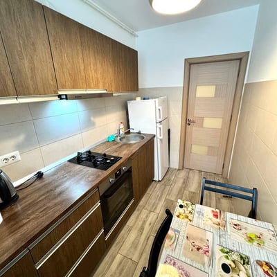 Alquiler de un acogedor apartamento de 2 habitaciones en el distrito de Chiajna, Bucarest, Rumanía